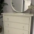 طاوله مع مرايه لمدخل او تسريحه