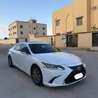 للبيع لكزس هايبرد 2021