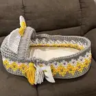 سرير رضيع يدوي