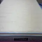 سرير نظيف ومع مرتبه