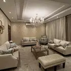 كنب و طاولة طعام مجلس ضيوف نظيف جدا