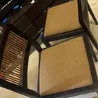 طاولات و كراسي