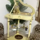 طاوله عرض على شكل بيانو