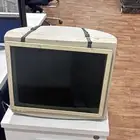 ثلاثة شاشات قديمة