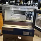 ايس ميكر صانعة ثلج