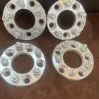 فواصل وتباريز عجلات سياره 5مسامير.