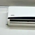 اثاث مكتبي و2مكيفات صحراوي ومكيف اسبلت وطاولت خشب وانارة