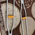 عكاز من دون اي مقابل