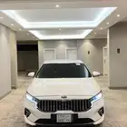 كيا K7 2020 ( بنزين ) بحالة الوكالة فل كامل عداد ديجيتال