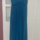 فستان سهره جميل   لم يلبس سوى مره واحده   لونه أزرق فاتح