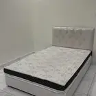 سرير مع مرتبه