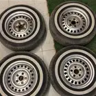 جنوط مرسيدس نظاف مع كفراتهن