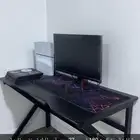 السلام عليكم للبيع طاوله قيمنق K. و شاشه قيمنق 180 فريم