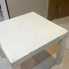 طاوله و 3 لوحات