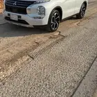 اوتلاندر 2023 للبيع