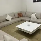 البيع كنب جلسة ارضية مستخدم مع طاولة
