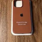 كفرات ايفون 16 سيلكون طبق الاصل مع شعار ابل