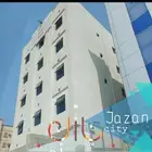 للبيع فندق جديد بحي الشاطئ جازان 5ادوار ومحلات مع تامين شامل