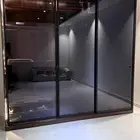 دولاب عرض مودرن زجاجي بإضاءة داخلية