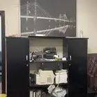 مكتب مع الطاولة والدولاب وكنب 4نفر