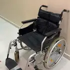 عربيه200 ريال وكرسي حمام لكبار السن للمحتاج