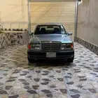 للبيع مرسيدس 1992 E300 نظيف ومشروط