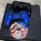 سوني 4 مع يدتين وشريط قراند