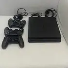 بلاستيشن 4 مع ثلاث يدات اصليه