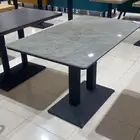 طاولات كوفي ومطاعم مختلفة