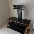 طاولة تلفزيون