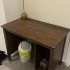 طاولة مكتبية