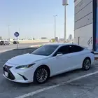 للبيع لكزس 2023 250 ES فل كامل - سعودي