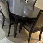 طاولة طعام مستخدمة للبيع