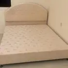 سرير مستخدم للبيع شبه جديد