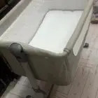 سرير أطفال نضيف وما فيه مشكله