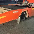 سطحه لنقل السيارات داخل وخارج جده