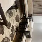 5 سرر و4 طاولات صغيره و 1 طاوله كبيره