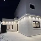 للبيع فيله بناء شخصي على شارعين حي الملك فهد