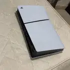 سوني 5 من غير مدخل للأشرطه و معها يد و شريطين تحميل