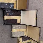 بشت العدد 8 للبيع كلها كفو مع صندوق فيه سيف وعطورات للتواصل