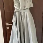 فستان مع حزامه