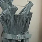 فستان سهره مقاس M و يلبس كمان L