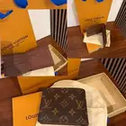 محفظة من لويس فيتون اصليه