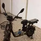 سكوتر نظيف اللي فيه الكفر اللي ورا مبطوق بس الحد في 1900