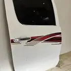 باب يمين وكله