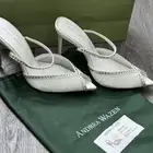 شوزات نسائية