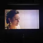لبيع تلفيزون سامسونج سمارت 65 بوصة الشاشة فيها خطوط