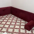 جلسة ارضية مع السجاد والطاولة
