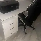 مكتب مع كرسي دوار جديد