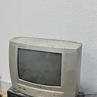 تلفزيون قديم نضيفه